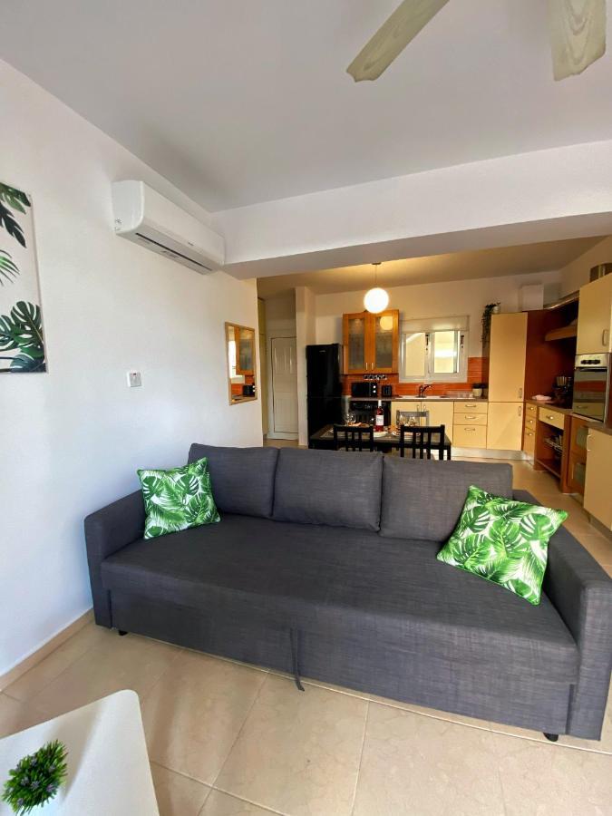 Cozy Poolside Apartment パ フォス エクステリア 写真